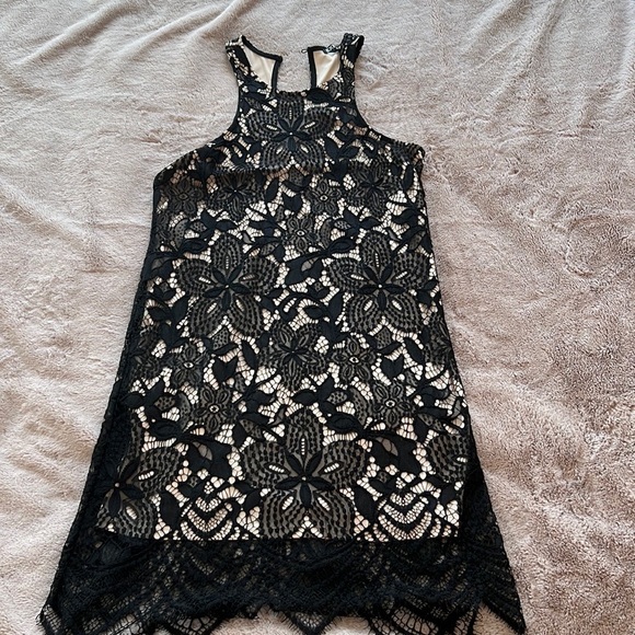 Express lace dress. Black. Size XS. NWOT. - Picture 3 of 5